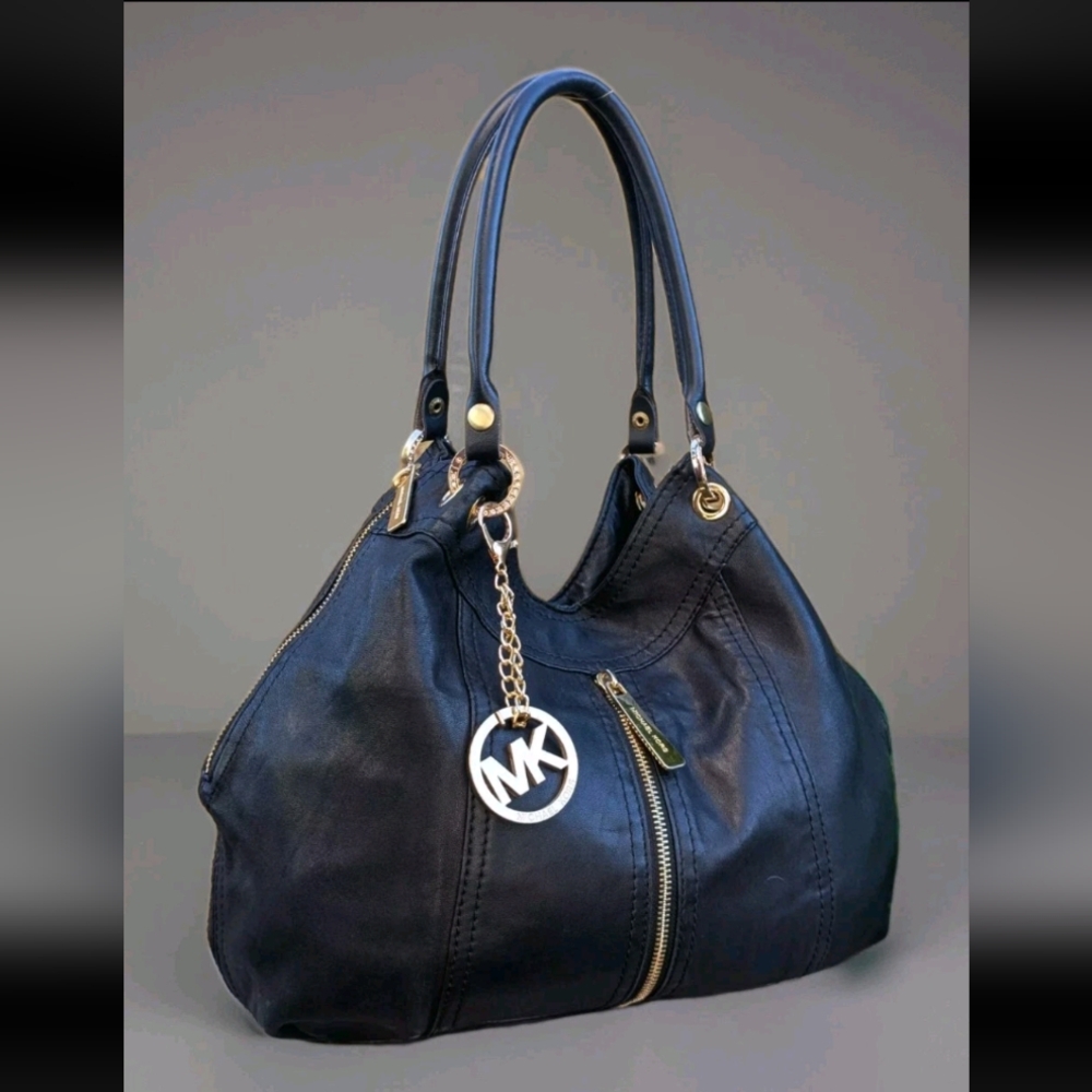 Michael Kors Black Leather Shoulder Bag with Gold Hardware - Picture 8 of 9